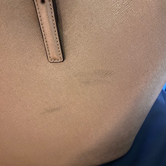 EUC Michael kors gold XL tote bag - Picture 14 of 17